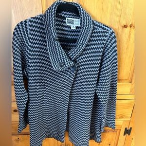 Like new Habitat gray and black sweater.